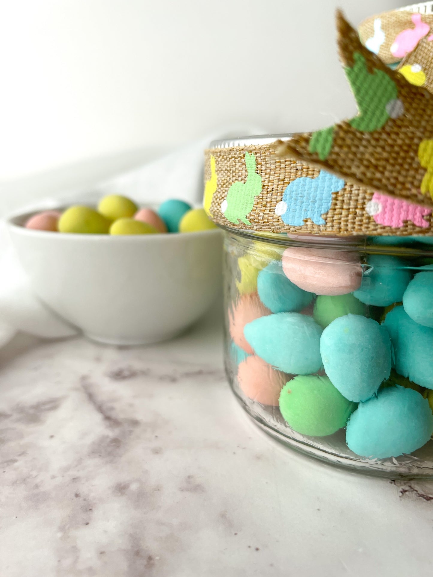 Easter Mason Jar with Mini Eggs (style fav peeps) | Easter Basket Idea + VIDEO