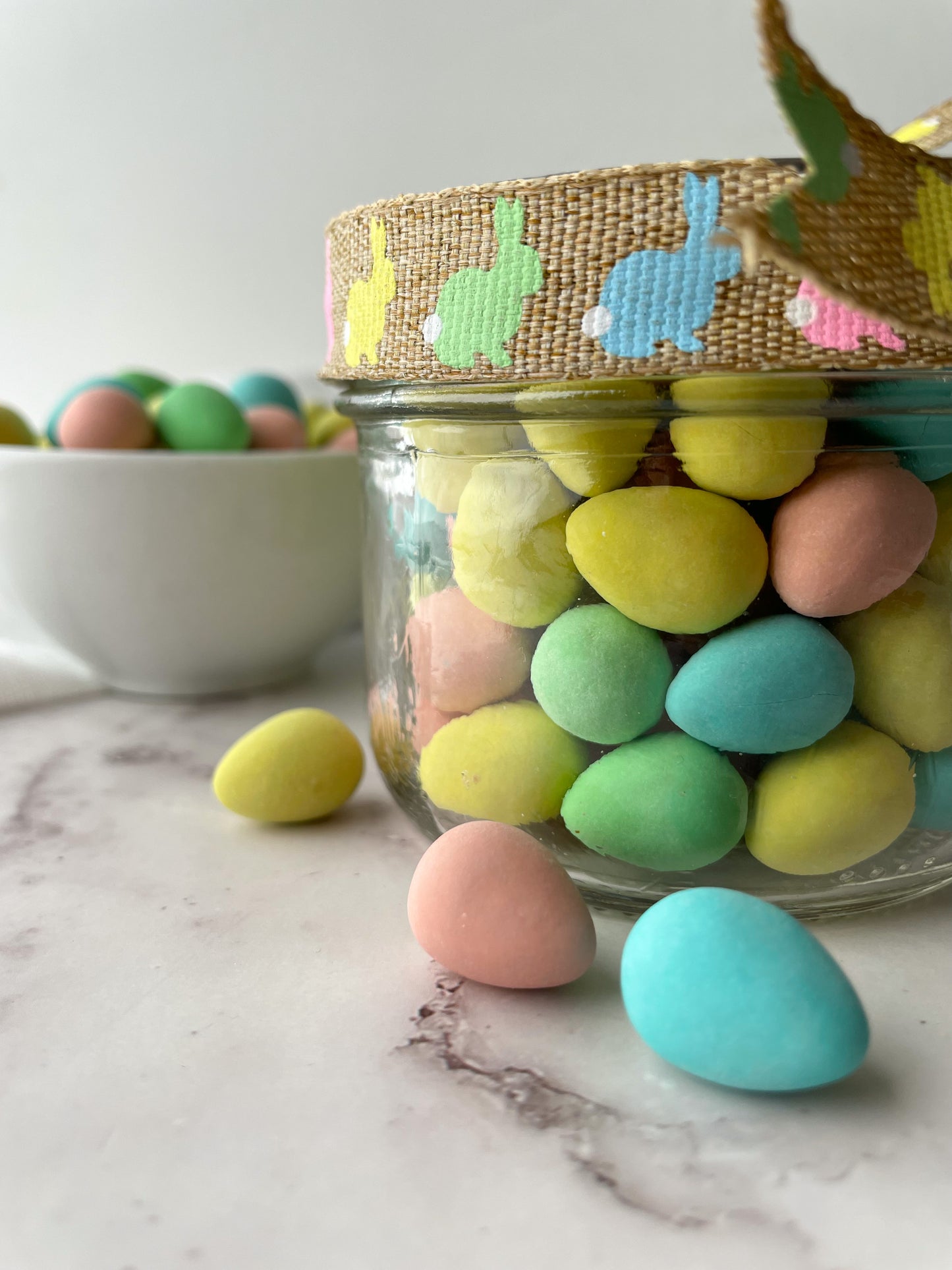 Easter Mason Jar with Mini Eggs (style bunny ears) | Easter Basket Idea + VIDEO